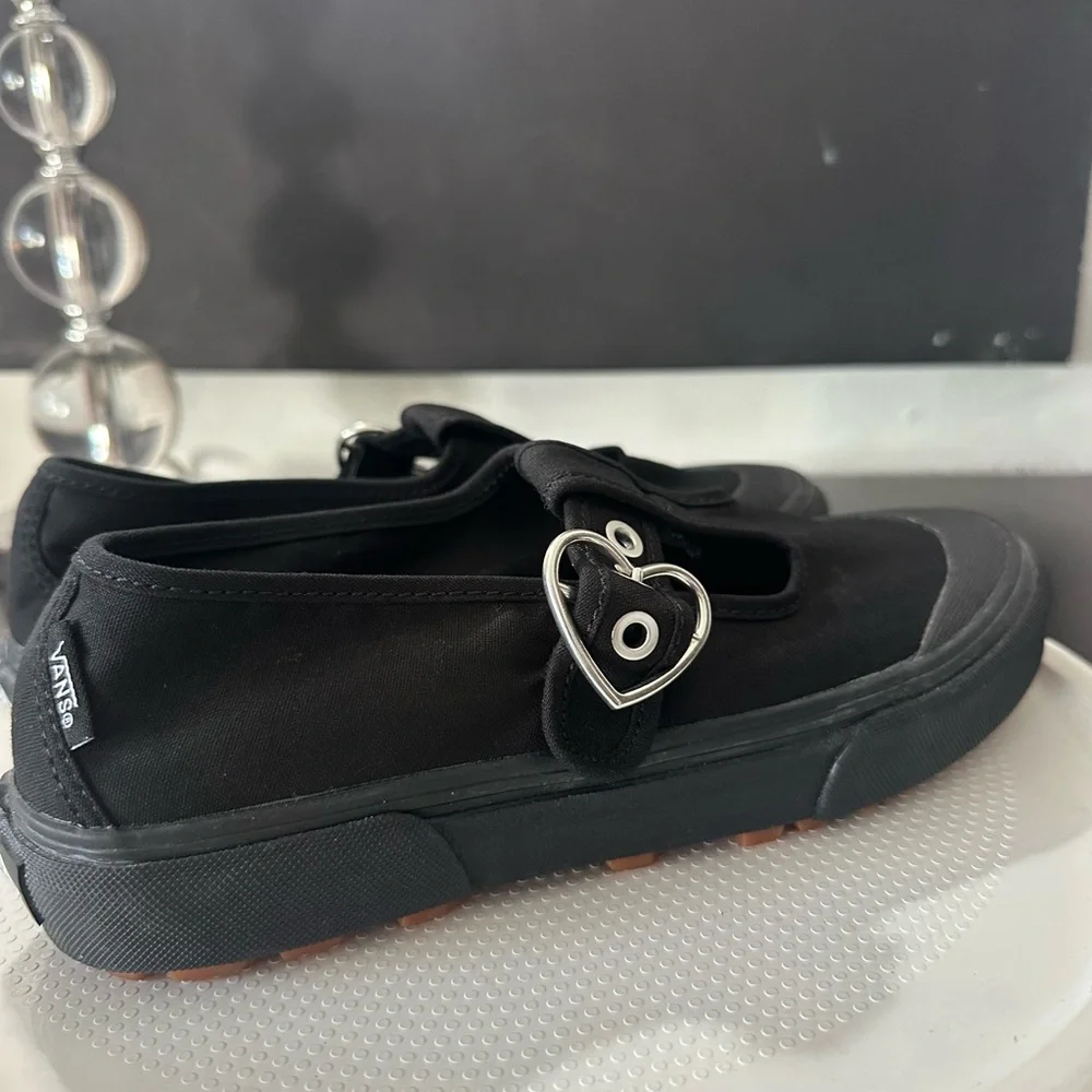 🆕Vans Canvas Heart Buckle Mary Janes - Picture 10 of 14